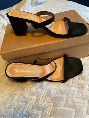 ILLUDE Black Suede Block Heel Slide Sandals